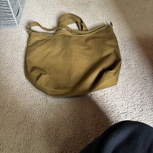 BAGGU Olive Horizontal Duck Shoulder Bag